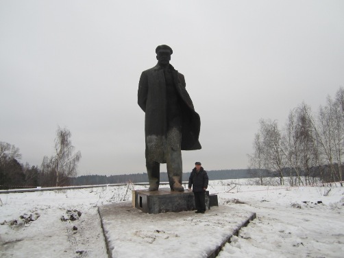 Коммунисты добиваются сохранения памятника В.И. Ленину в Горках Ленинских