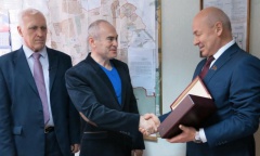 М.П. Леонтьев поздравил спасателей Серпухова (03.04.2015)