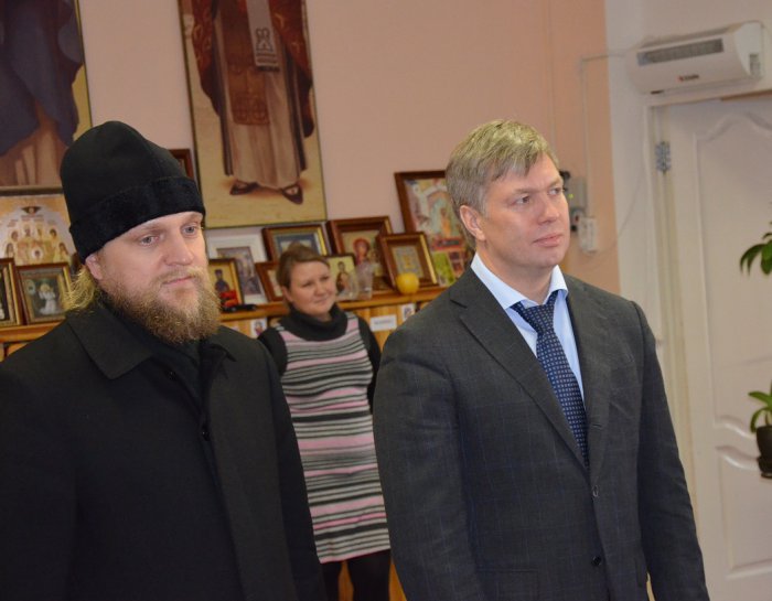 Алексей Русских поздравил воспитанников приюта «Покров» с Новым годом