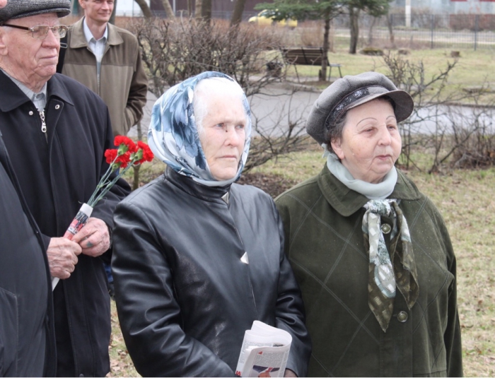 Красноармейские коммунисты возложили цветы к памятнику В.И. Ленина