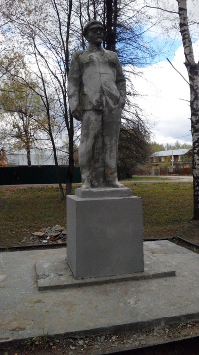 Пушкинские коммунисты отреставрировали памятник В.И. Ленину
