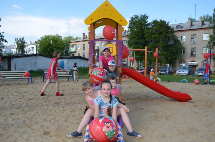 Алексей Русских - детям! В Коломне открыта детская игровая площадка «Остров детства»