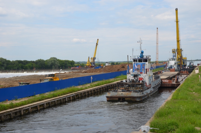 Алексей Русских осмотрел реконструкцию гидроузла на реке Оке  в Луховицком районе