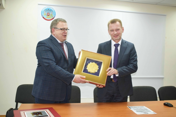 Александр Наумов поздравил с профессиональным праздником сотрудников налоговой службы в Ступино