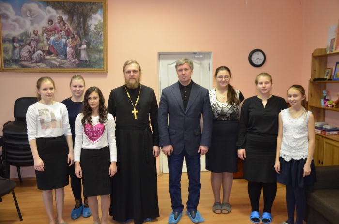 Алексей Русских поздравил детей православного приюта «Покров»
