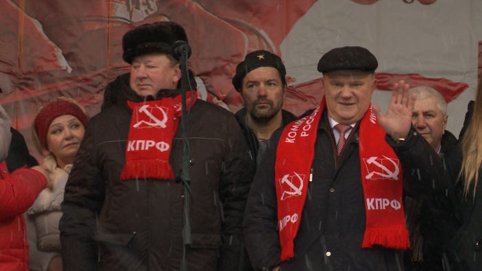 Великий подвиг Красной Армии пускай история хранит!