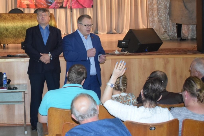 В сельском поселении Никоновское состоялась встреча с кандидатом от КПРФ