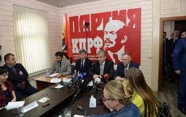 В помещении Новосибирского областного комитета КПРФ прошла пресс-конференция Павла Грудинина