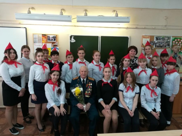 Пионеры из Подольска провели встречу с ветеранами Великой Отечественной войны