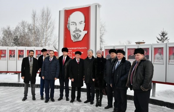 Павел Грудинин провел встречу с работниками народного сельхозпредприятия в Усолье-Сибирском
