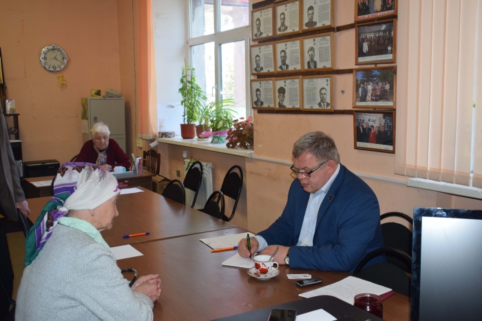 Депутат Мособлдумы Александр Наумов провел прием граждан в городских округах Озеры и Кашира