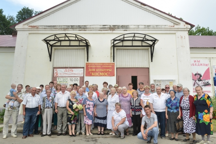 Коммунисты Волоколамска поздравили ветеранов железной дороги с их профессиональным праздником