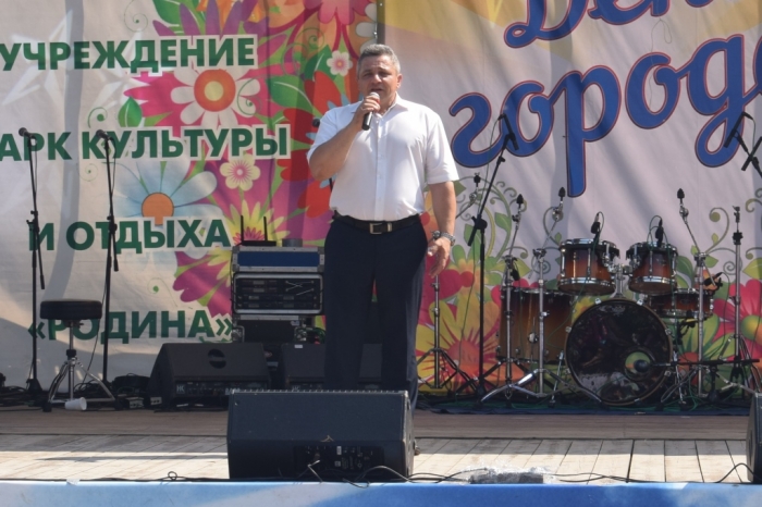 Депутат-коммунист Александр Наумов поздравил талдомчан с Днем города