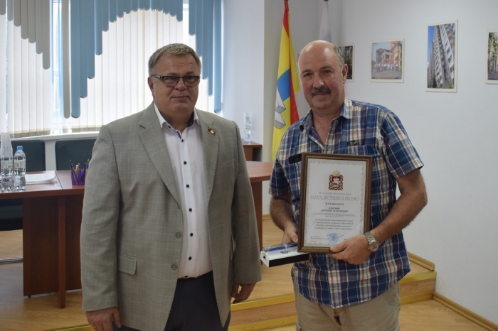 Александр Наумов поздравил коллектив «Гюнай» с Днём строителя