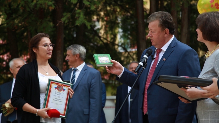 1 сентября Владимир Кашин поздравил учеников и учителей Дубровицкой средней школы г.о. Подольск с Днём знаний