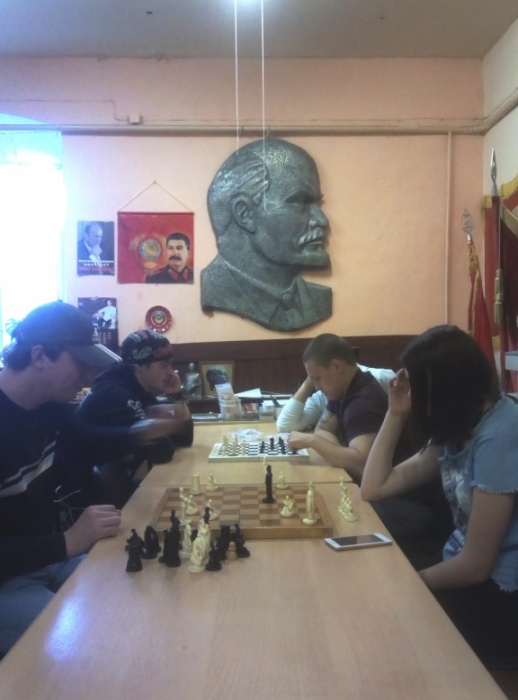 21 октября Орехово-Зуевский РК КПРФ провел турнир по шашкам и шахматам