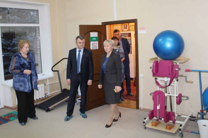 Депутат Мособлдумы пообещал построить спортплощадку для детей-инвалидов