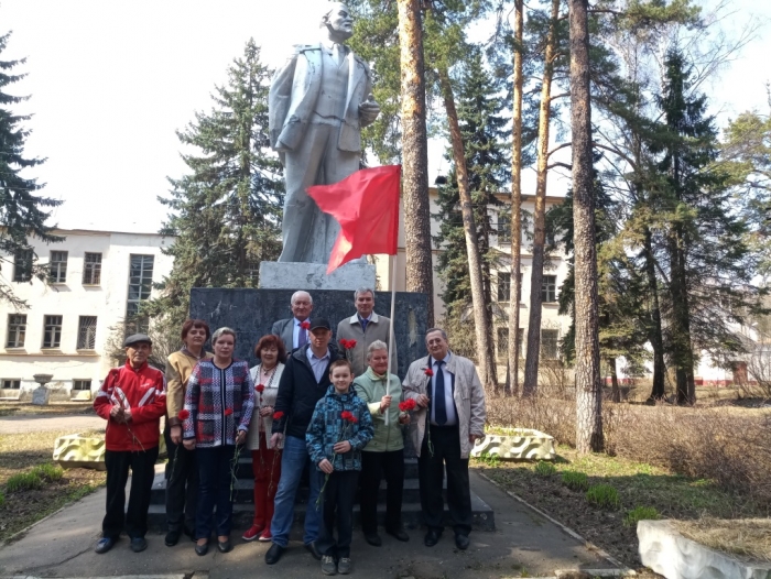 Коммунисты Люберецкого отделения отмечают день рождения Ленина