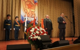 Александр Наумов поздравил ветеранов и военнослужащих Красной Армии