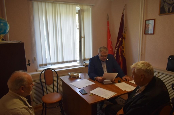 Депутат-коммунист Александр Наумов провёл приём граждан в Домодедово