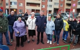 Депутат Мособлдумы Василий Мельников открыл спортивную площадку в Жегалове 23 октября