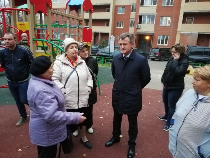 Депутат Мособлдумы Василий Мельников открыл спортивную площадку в Жегалове 23 октября