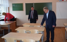 Депутат Александр Наумов посетил школу г.о. Каширы