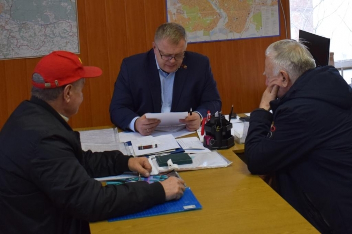 Депутат Александр Наумов провёл приём граждан в г. Серпухове