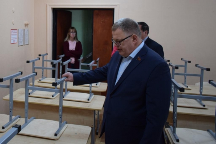 Депутат Александр Наумов посетил школу г.о. Каширы