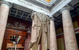 Отморозки при попустительстве власти разрушили памятник Ленину в Подмосковье