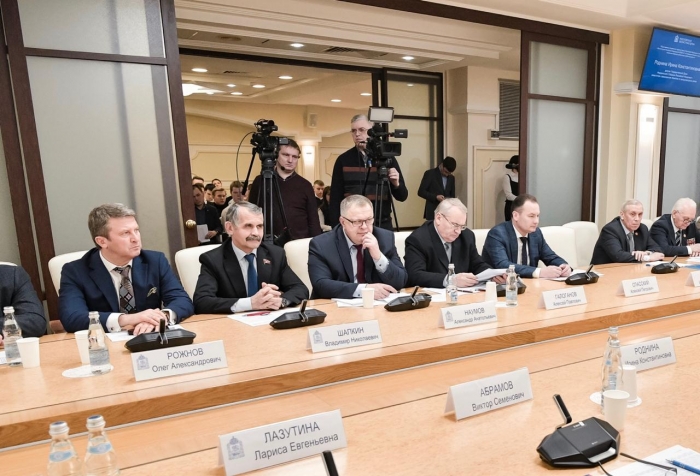 Депутаты-коммунисты приняли участие в слушаниях по Конституции РФ