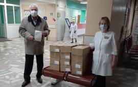 Коммунисты Подольска помогают больницам