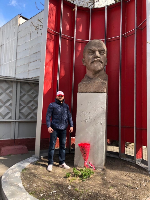Балашихинские коммунисты возложили цветы к памятникам великого Вождя!