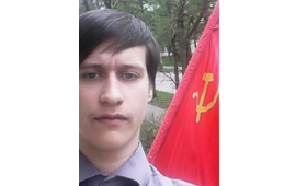 Дубненские коммунисты вывесили красные флаги ко Дню Победы