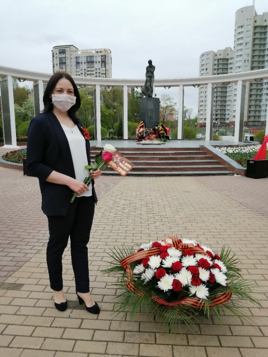 Пушкинские коммунисты поздравили земляков с Днём Победы
