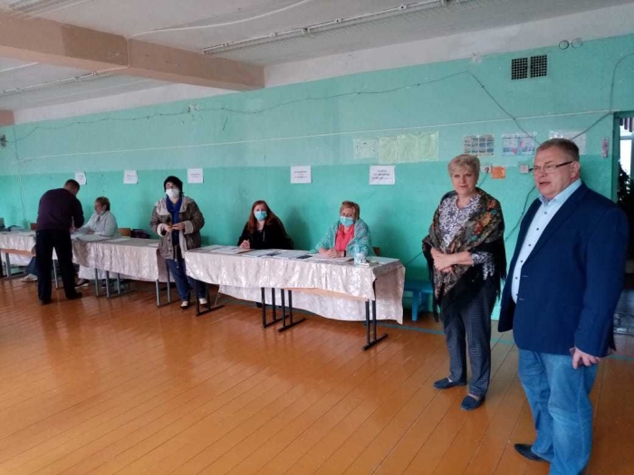 Секретарь МК КПРФ Александр Наумов посетил избирательные участки в Подольске