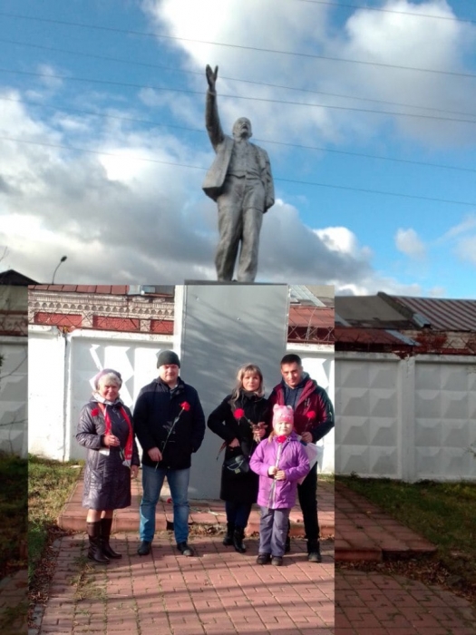 Коммунисты г.о. Орехово-Зуево отметили день Великого Октября возложив цветы к памятнику В.И. Ленина