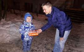 Коммунисты Сергиево-Посадского ГК КПРФ поздравили детей