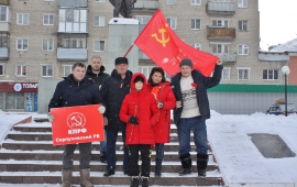 Серпуховские коммунисты почтили память солдат