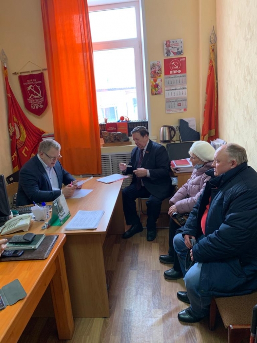 Депутат-коммунист Александр Наумов провёл очередной приём граждан в Кашире