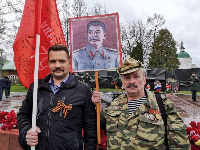 На парад со Сталиным