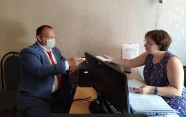 Член бюро Балашихинского ГК КПРФ Олег Зверев подал документы на регистрацию