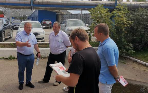 Встреча депутата-коммуниста Александра Наумова с работниками ОАО «Агросервис» в Кашире