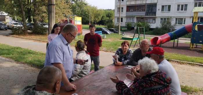 Встреча депутата-коммуниста Александра Наумова с жителями посёлка Данки