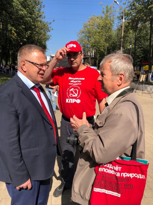 Депутат-коммунист Александр Наумов поздравил жителей Ступино с Днём города