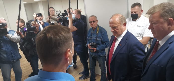 Делегация коммунистов, во главе с лидером КПРФ Г.А. Зюгановым, посетила Коломенский хлебокомбинат