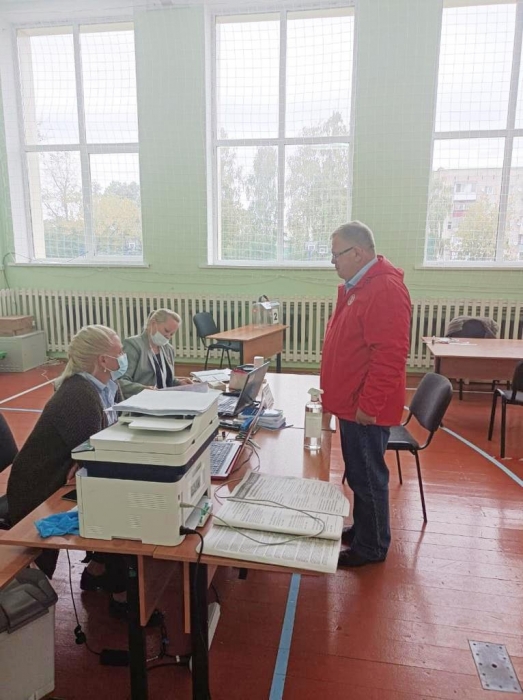 Кандидат в депутаты Мособлдумы Александр Наумов посетил избирательные участки