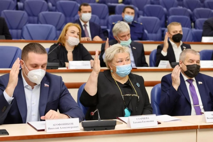Коммунист Светлана Петрова стала единственным депутатом, проголосовавшим против административных махинаций в г. Королёве!
