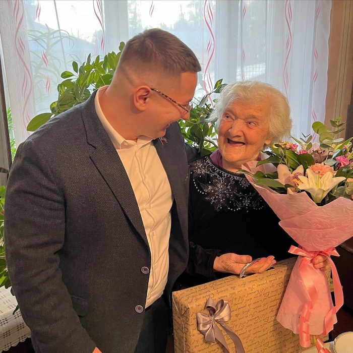 Депутат-коммунист Марк Черемисов поздравил ветерана ВОВ с 96-летием