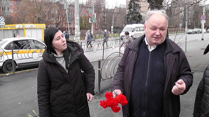 Цветы Ильичу в день рождения Комсомола